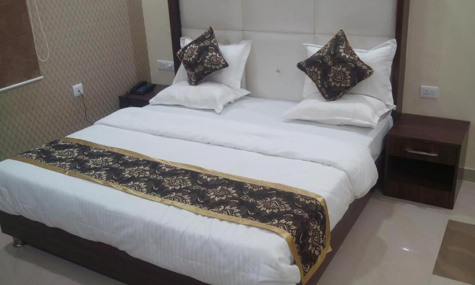 Hotel Ss Grand لاكناو المظهر الخارجي الصورة